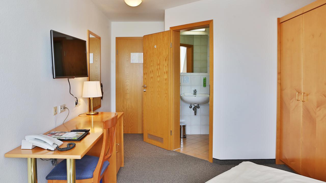 Gomaringen Hotel Alznauer Hof מראה חיצוני תמונה